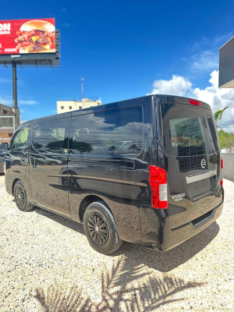 Nissan NV350 2019