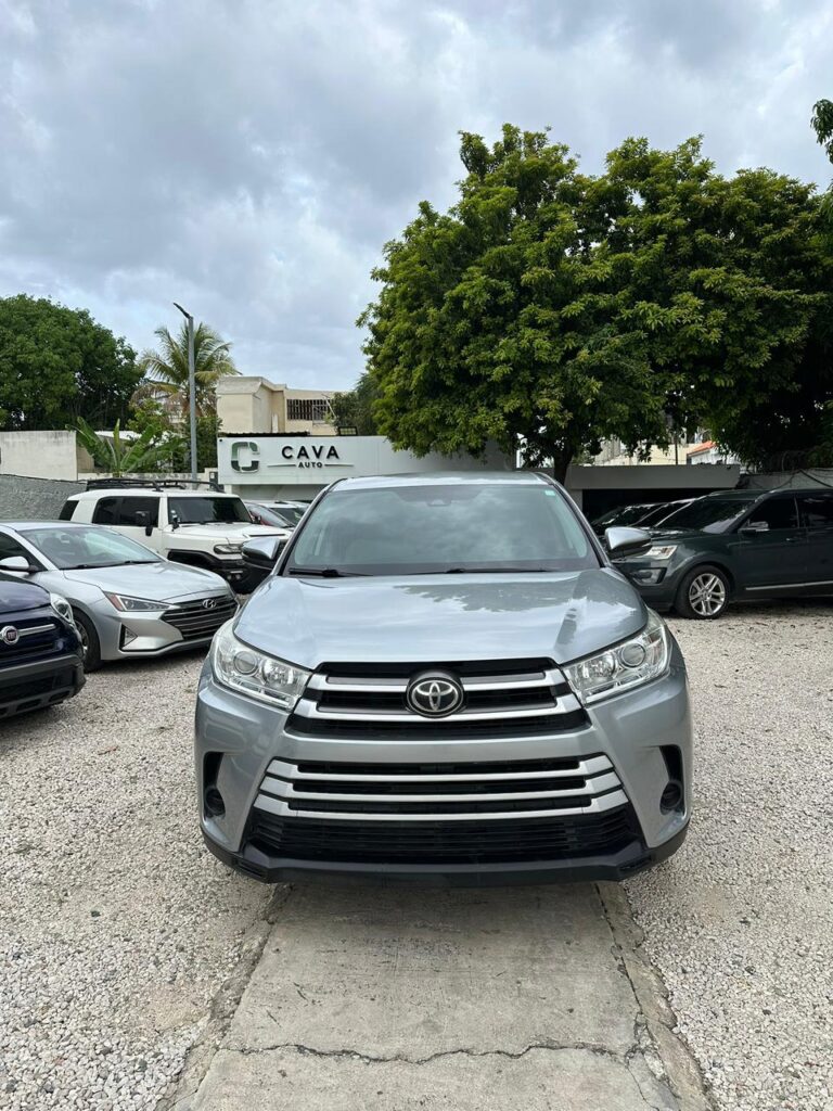 Toyota Highlander LE 2019
