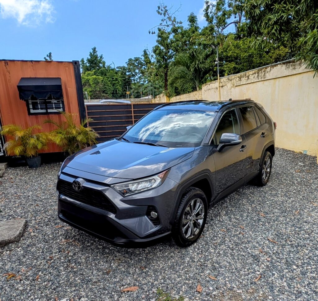 Toyota RAV4 XLE 2021