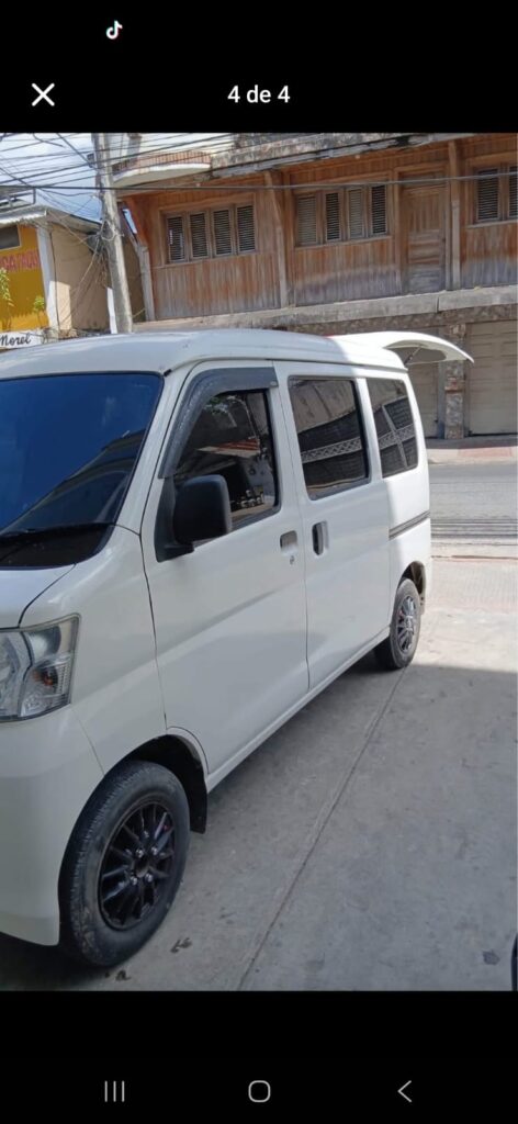 Daihatsu Hijet Cargo 2015