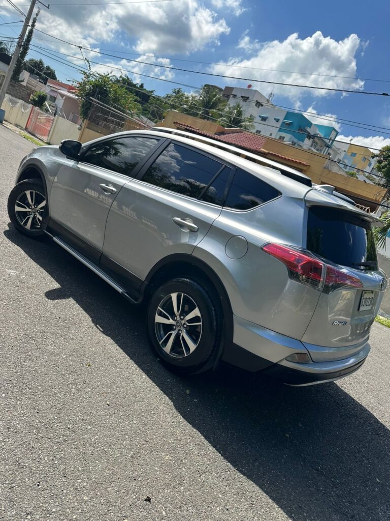 Toyota RAV4 LE 2017