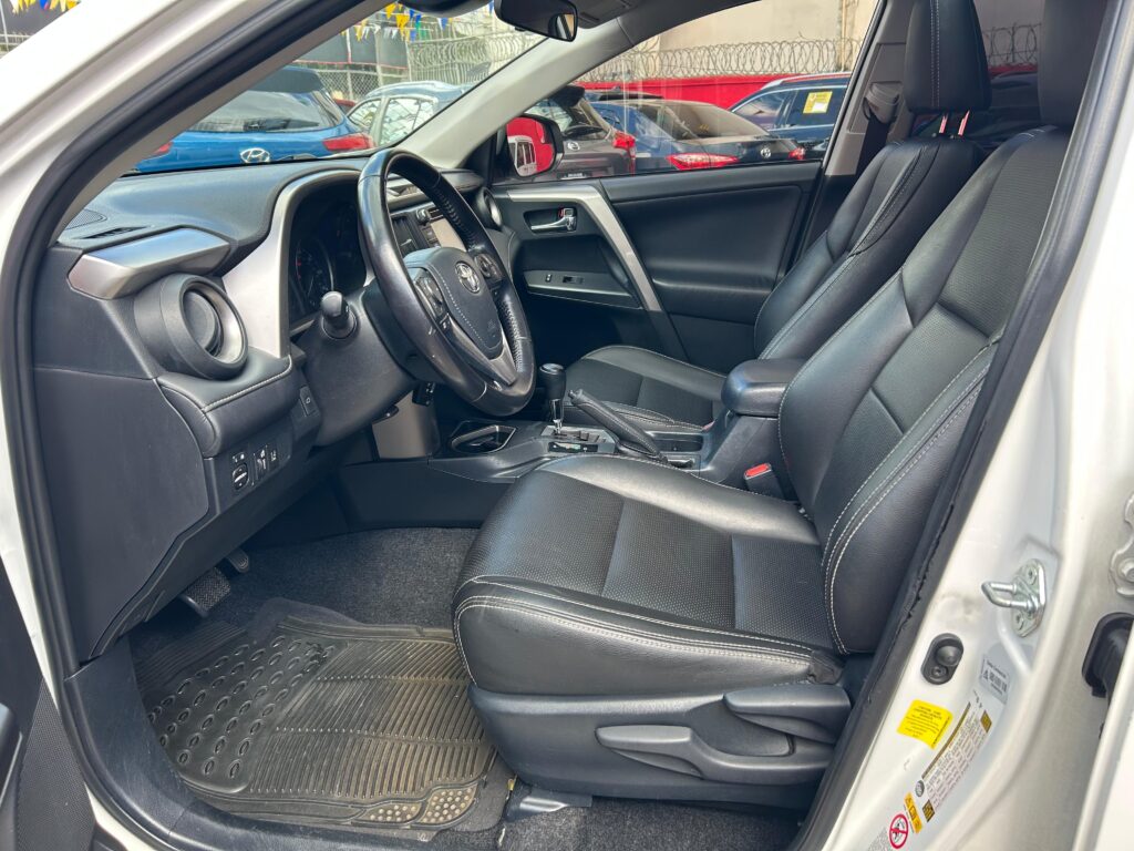 Toyota RAV4 XLE 2017