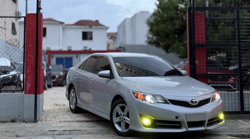 Toyota Camry SE 2012