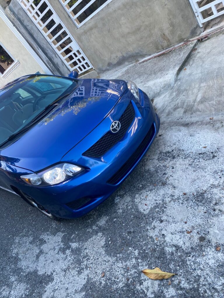 Toyota Corolla LE 2010