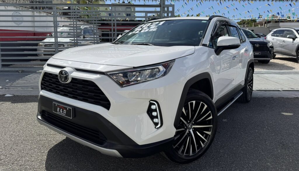 Toyota RAV4 XLE 2021