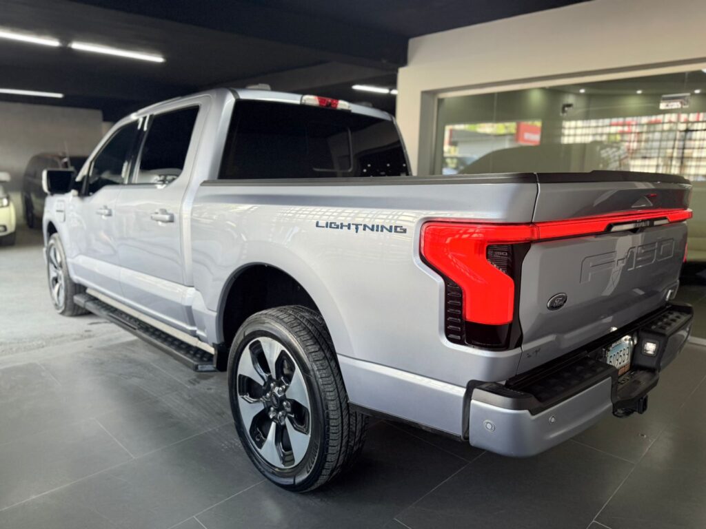 Ford F-150 Lightning Platinum 2022