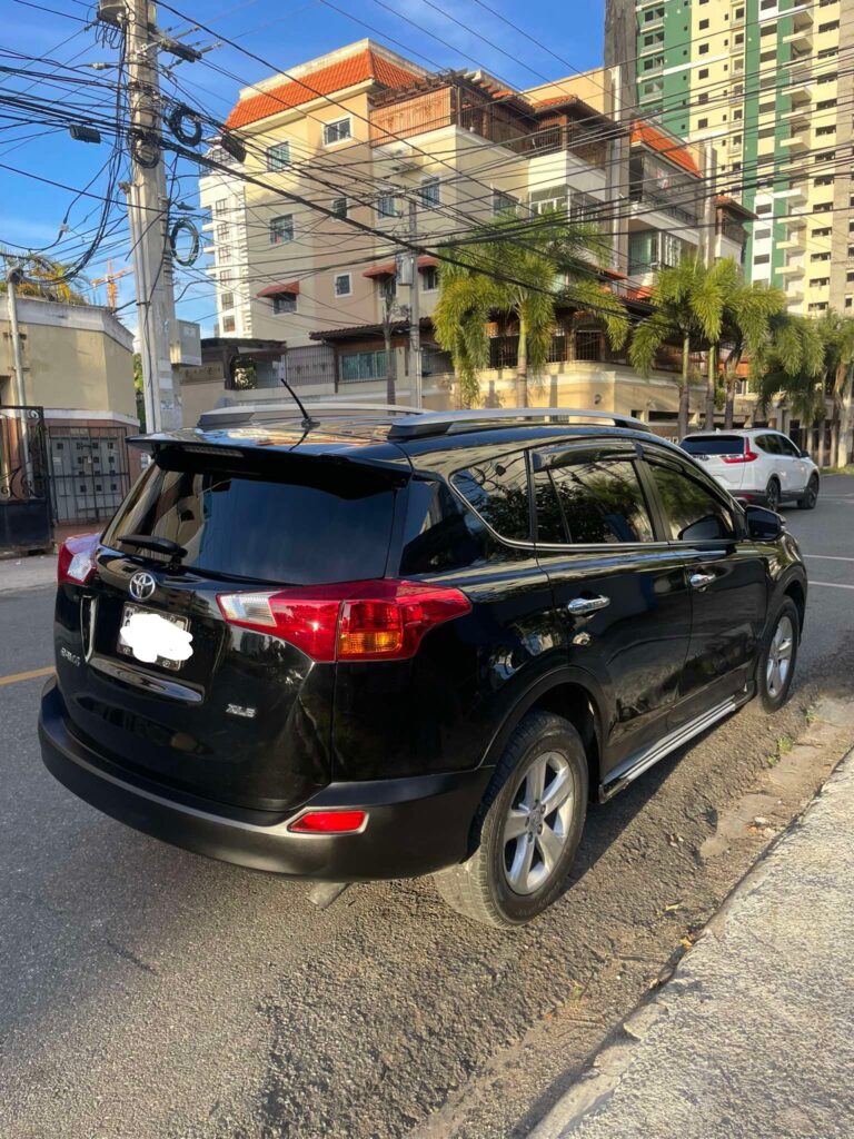 Toyota RAV4 XLE 2013
