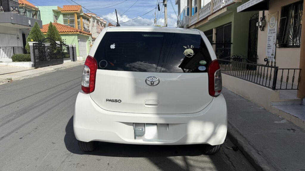Toyota Passo 2015