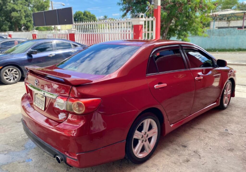 Toyota Corolla SE 2011