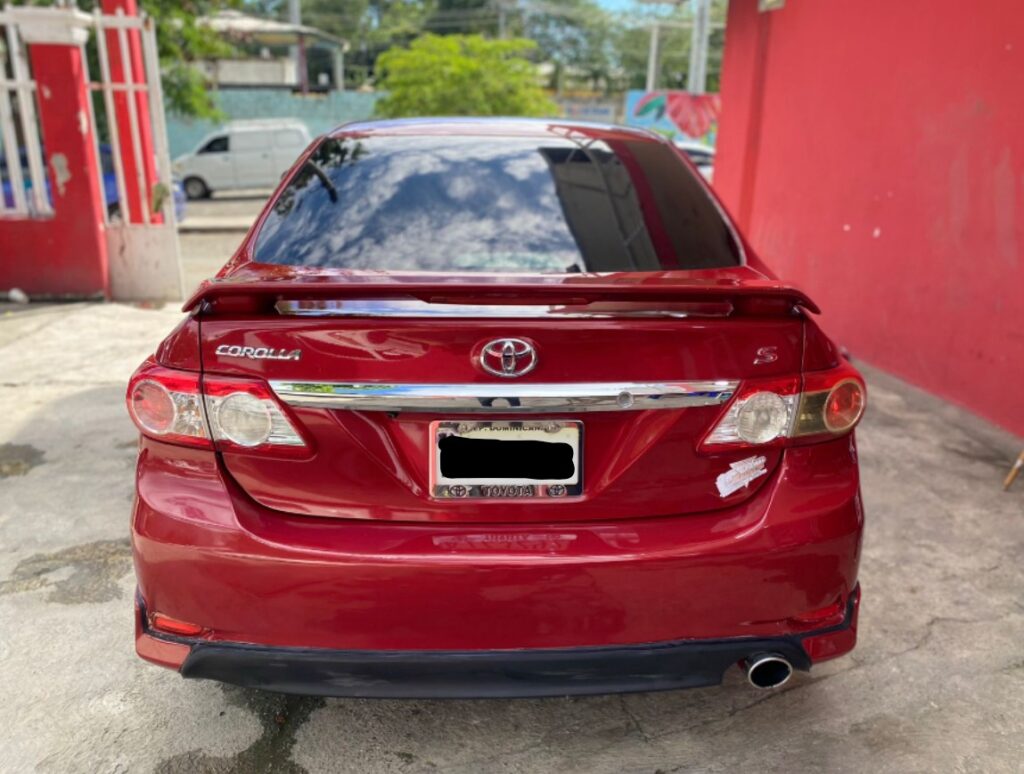 Toyota Corolla SE 2011