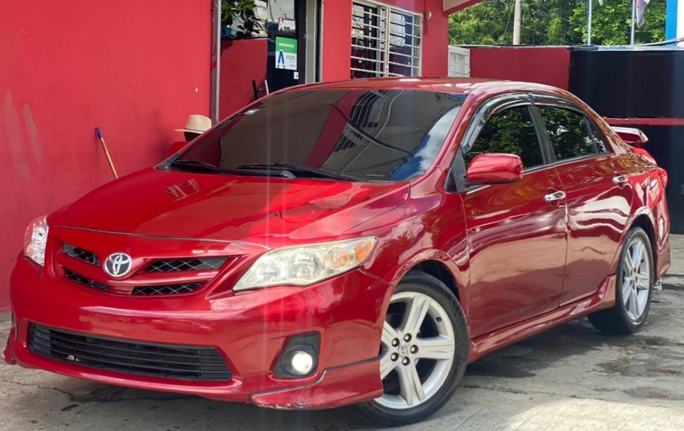 Toyota Corolla SE 2011