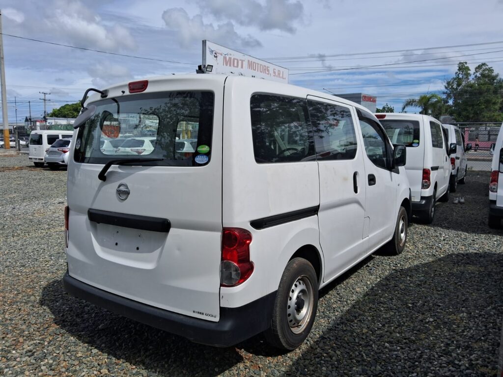 Nissan NV200 2020