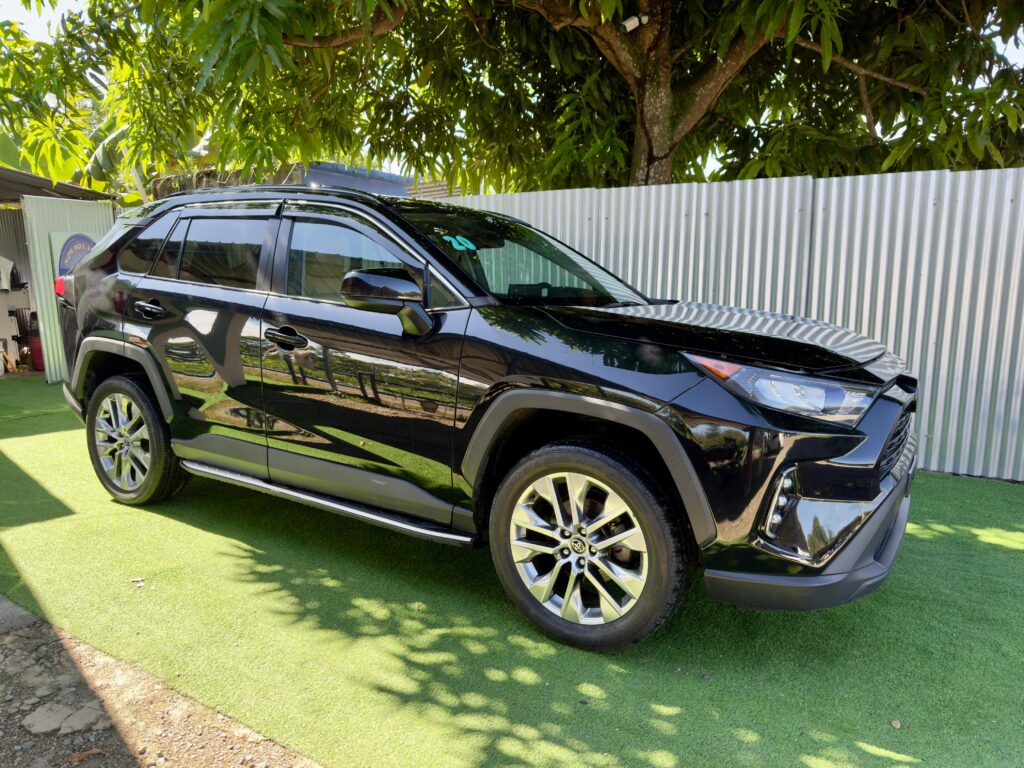 Toyota RAV4 LE Plus 2020