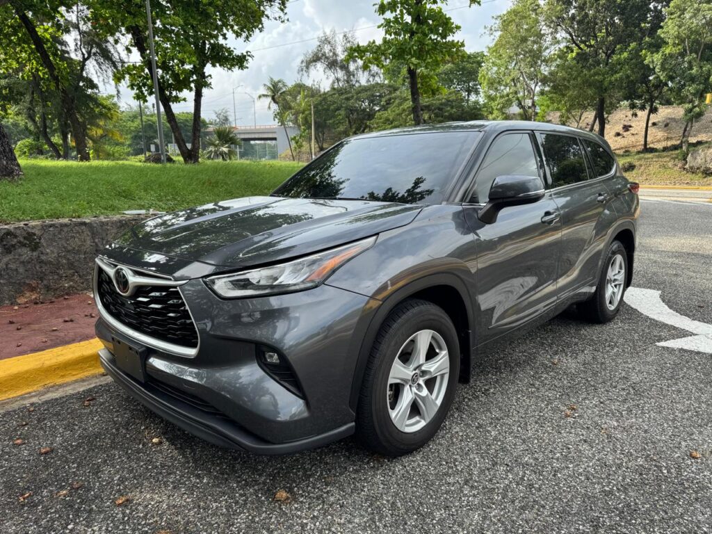 Toyota Highlander LE 2020