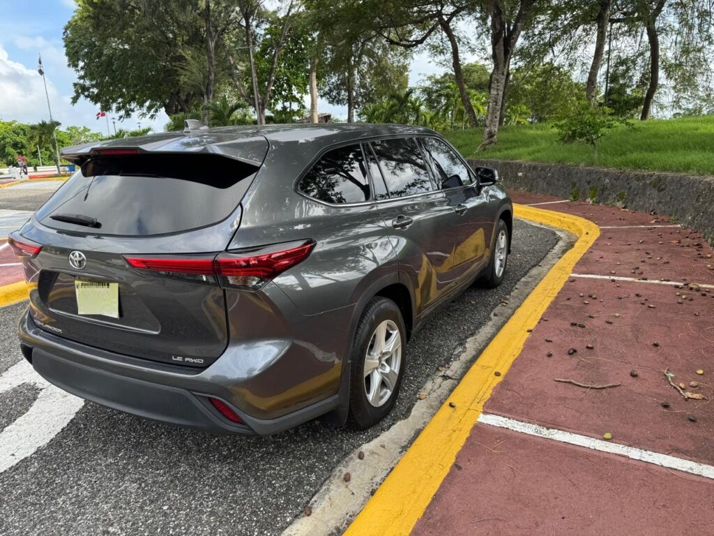 Toyota Highlander LE 2020