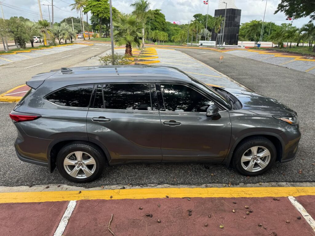 Toyota Highlander LE 2020