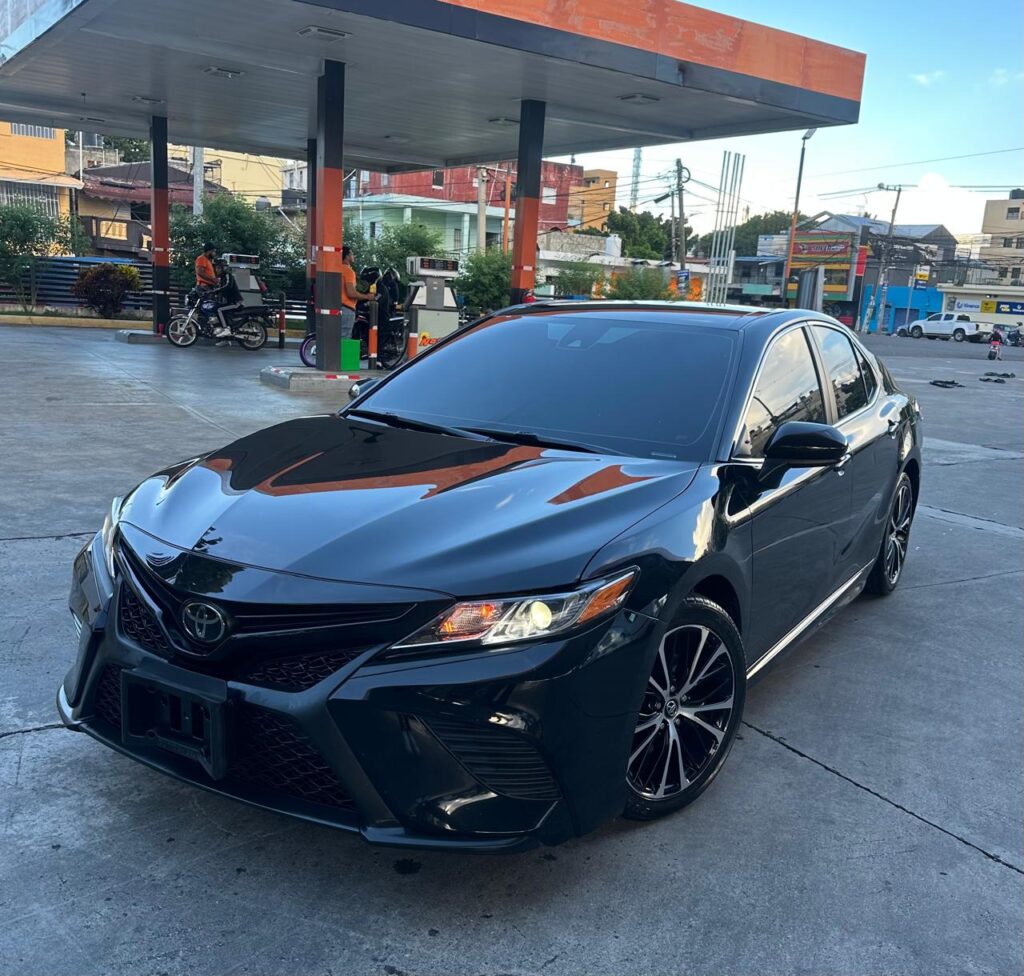 Toyota Camry SE 2019