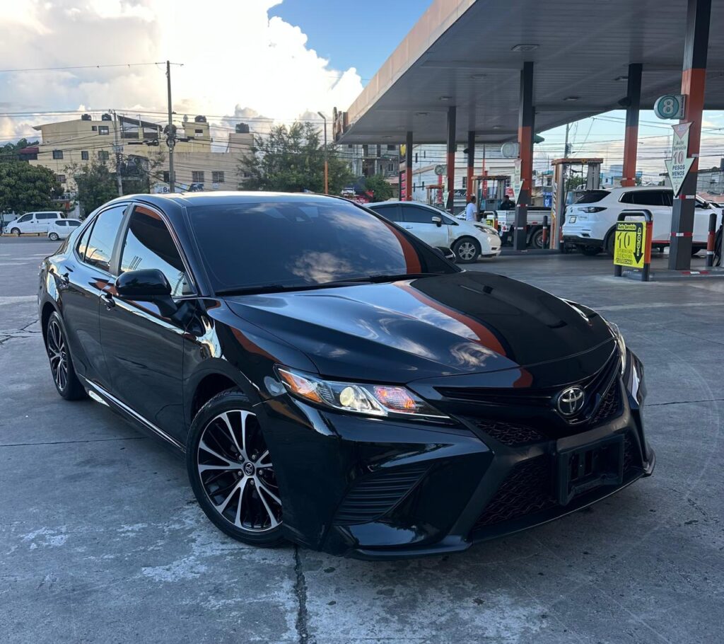 Toyota Camry SE 2019