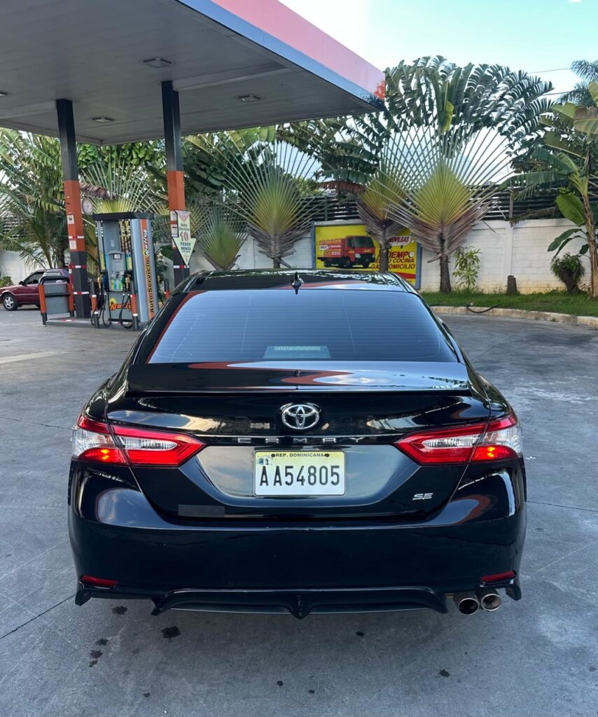 Toyota Camry SE 2019