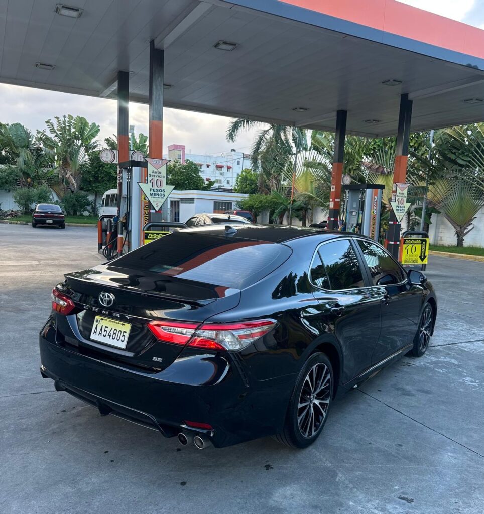 Toyota Camry SE 2019