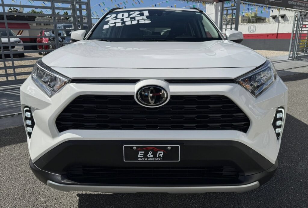 Toyota RAV4 XLE 2021