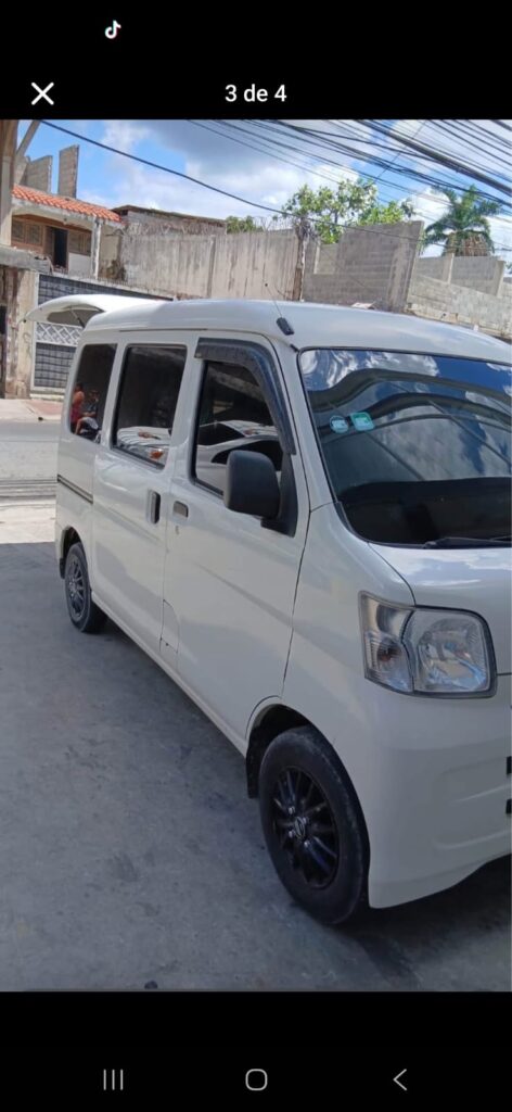 Daihatsu Hijet Cargo 2015