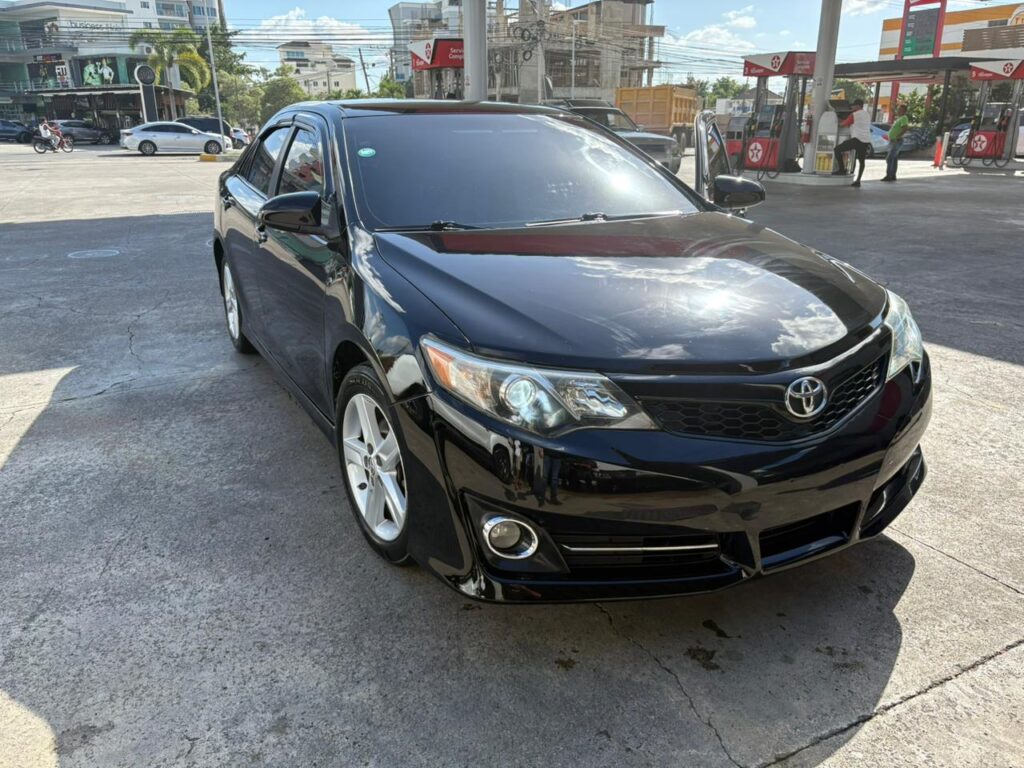 Toyota Camry SE 2014