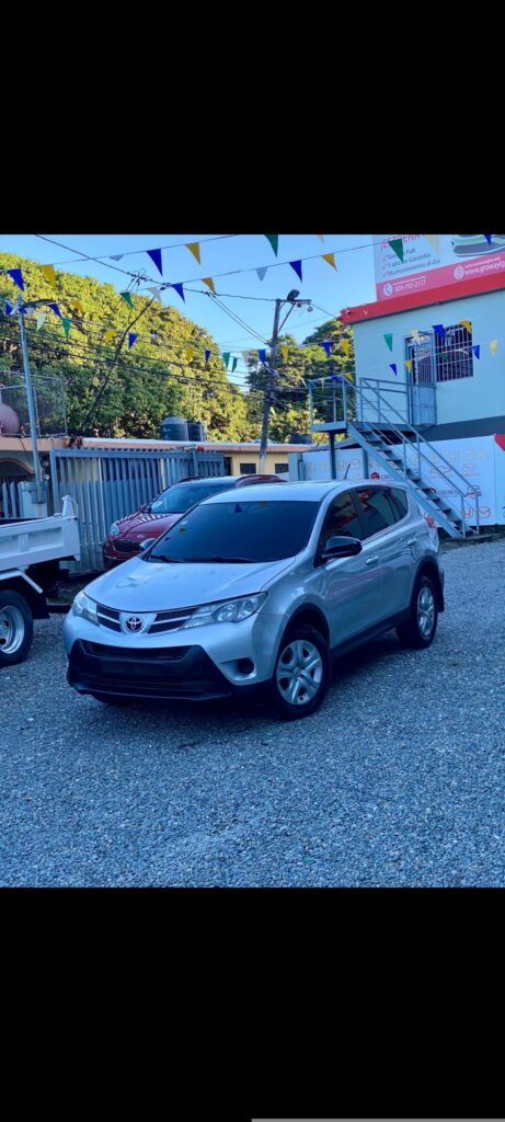 Toyota RAV4 LE 2014