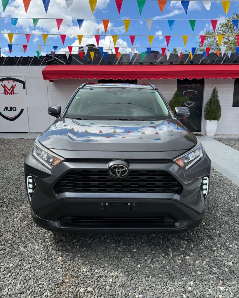 Toyota RAV4 XLE 2021