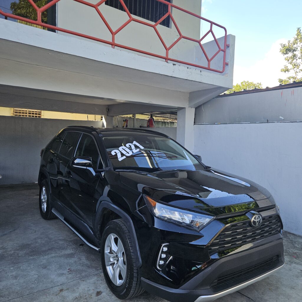 Toyota RAV4 LE Plus 2021