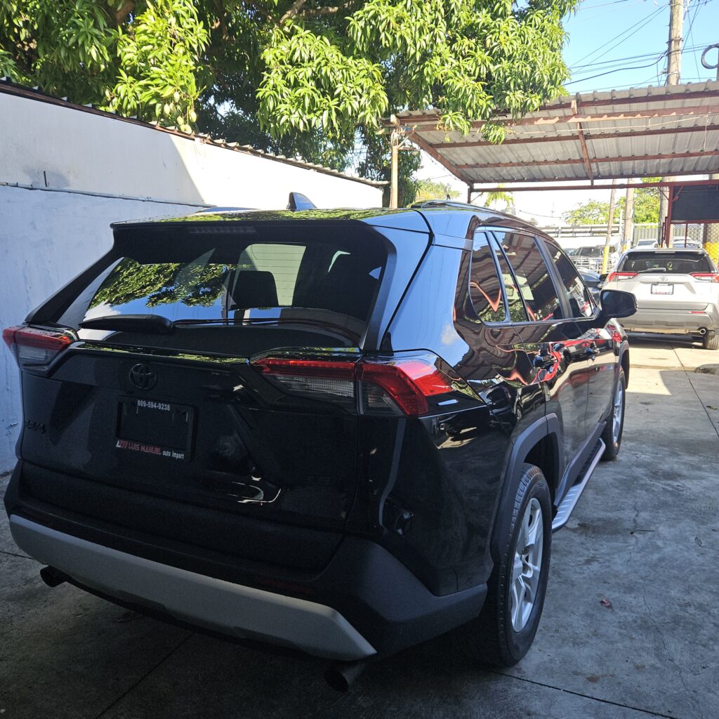 Toyota RAV4 LE Plus 2021