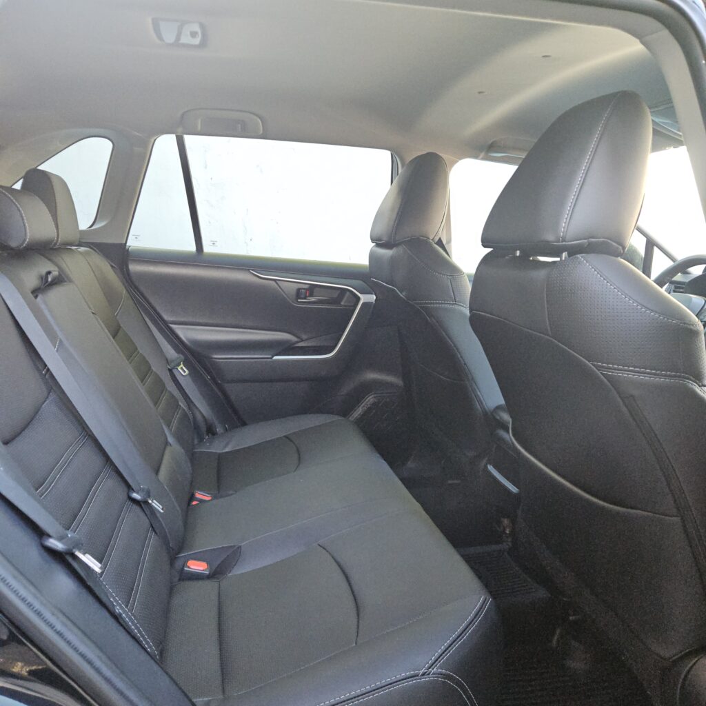 Toyota RAV4 LE Plus 2021