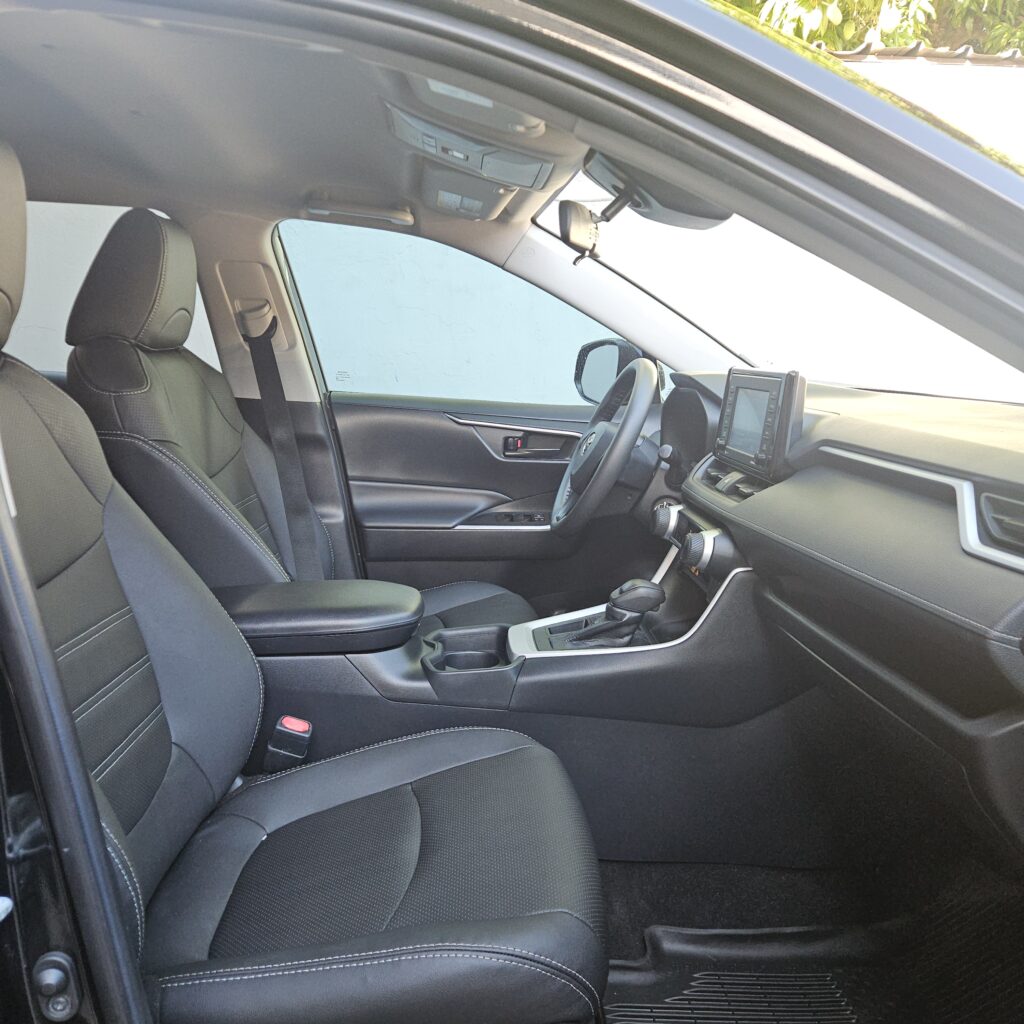 Toyota RAV4 LE Plus 2021