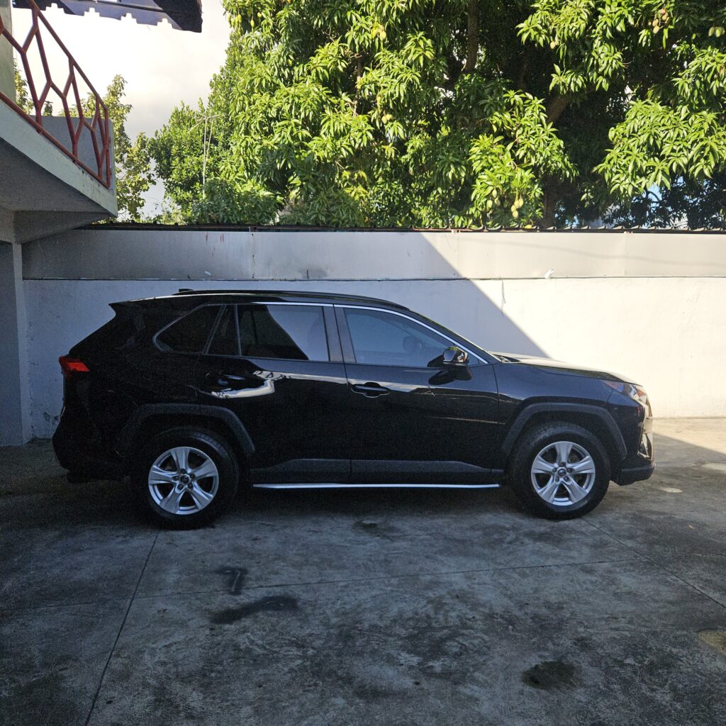 Toyota RAV4 LE Plus 2021