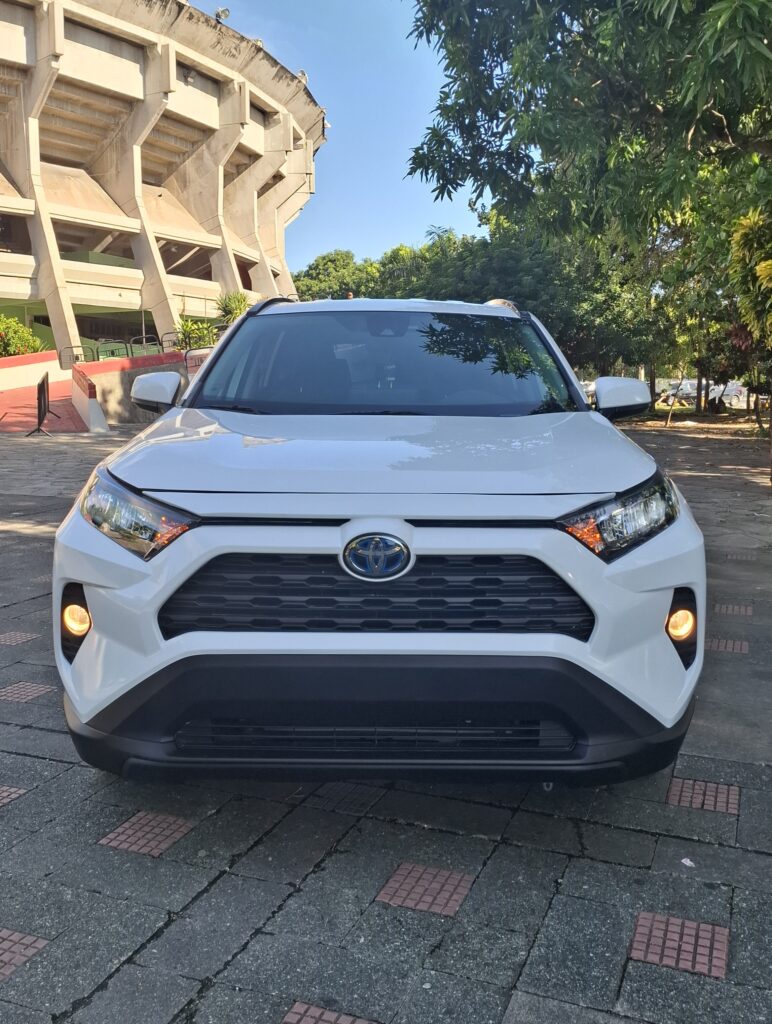 Toyota RAV4 LE 2021