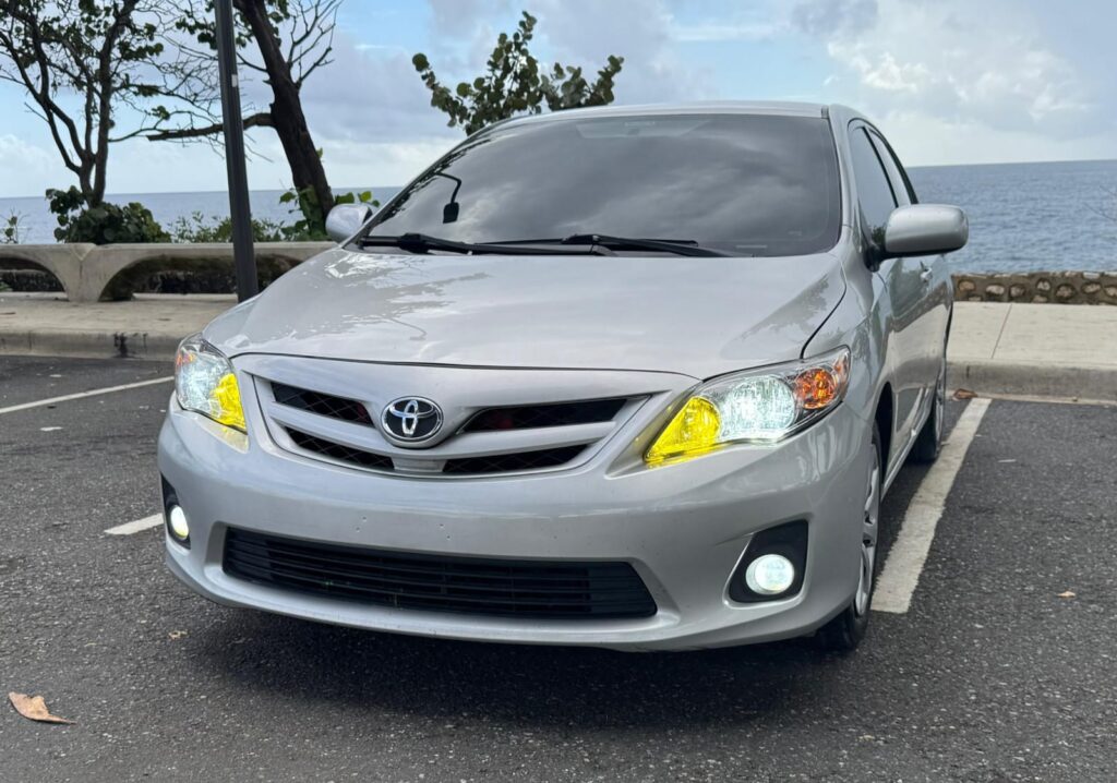 Toyota Corolla LE 2013