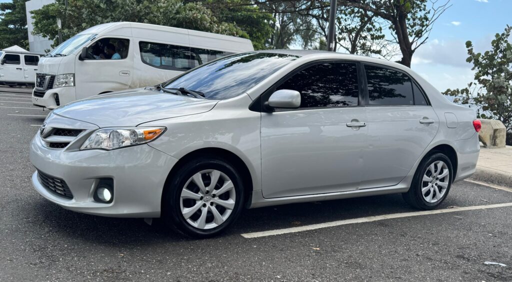Toyota Corolla LE 2013