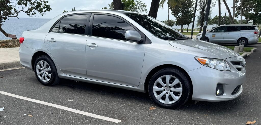 Toyota Corolla LE 2013
