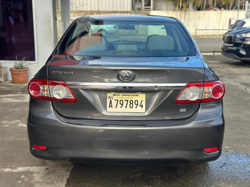 Toyota Corolla LE 2013