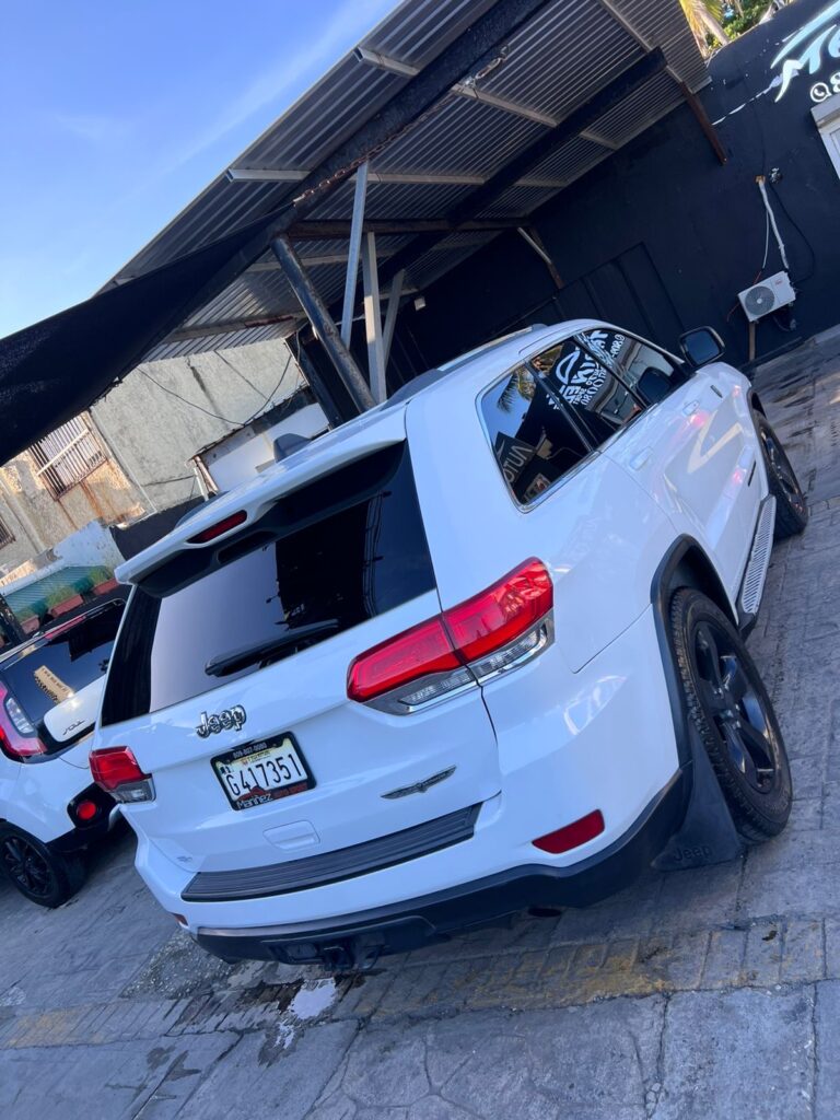 Jeep Grand Cherokee Laredo 2014