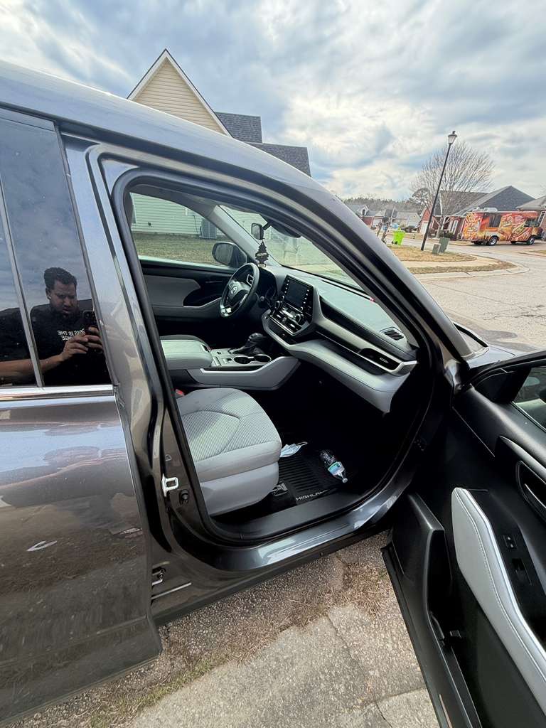 Toyota Highlander LE 2021