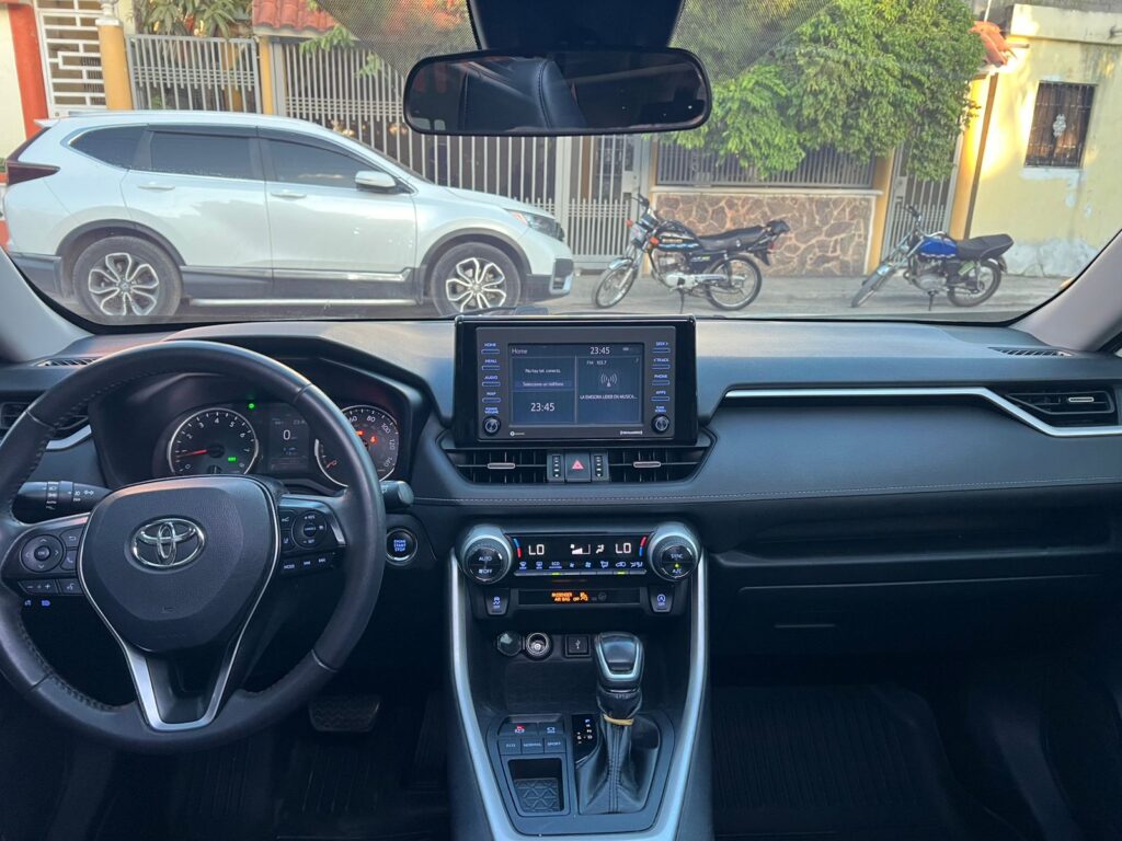 Toyota RAV4 XLE Premium 2021