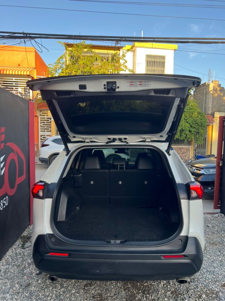 Toyota RAV4 XLE Premium 2021