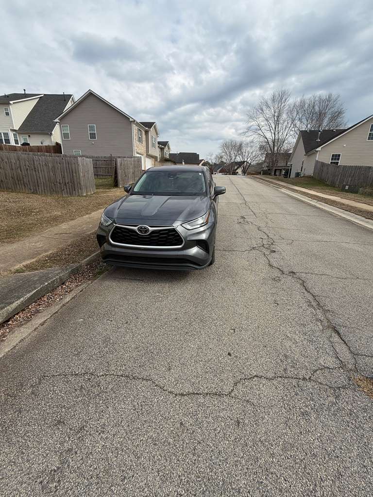 Toyota Highlander LE 2021