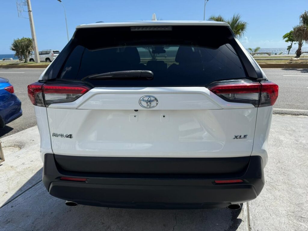 Toyota RAV4 XLE 2021