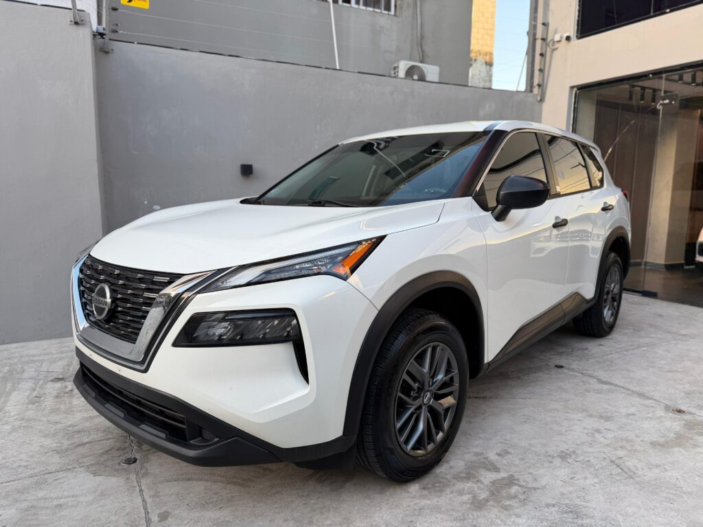 Nissan Rogue Sport S 2021