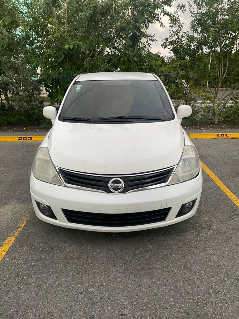 Nissan Versa A 2012