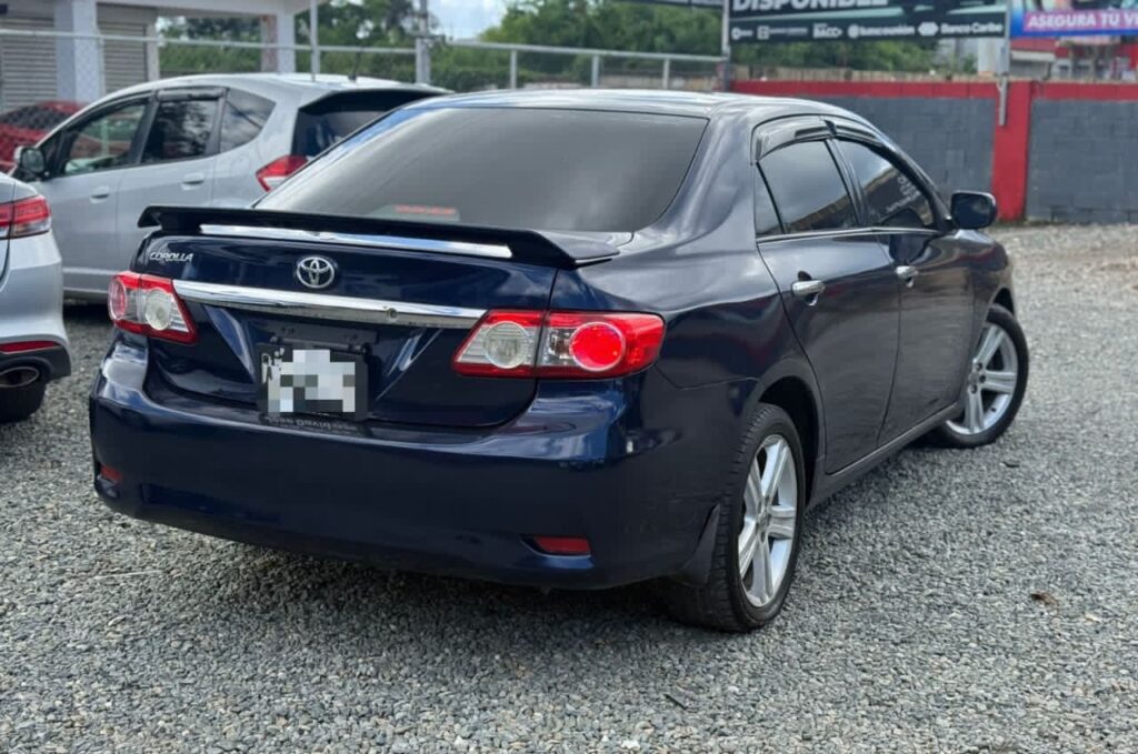 Toyota Corolla SE 2013