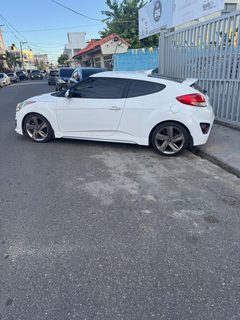 Hyundai Veloster 2013