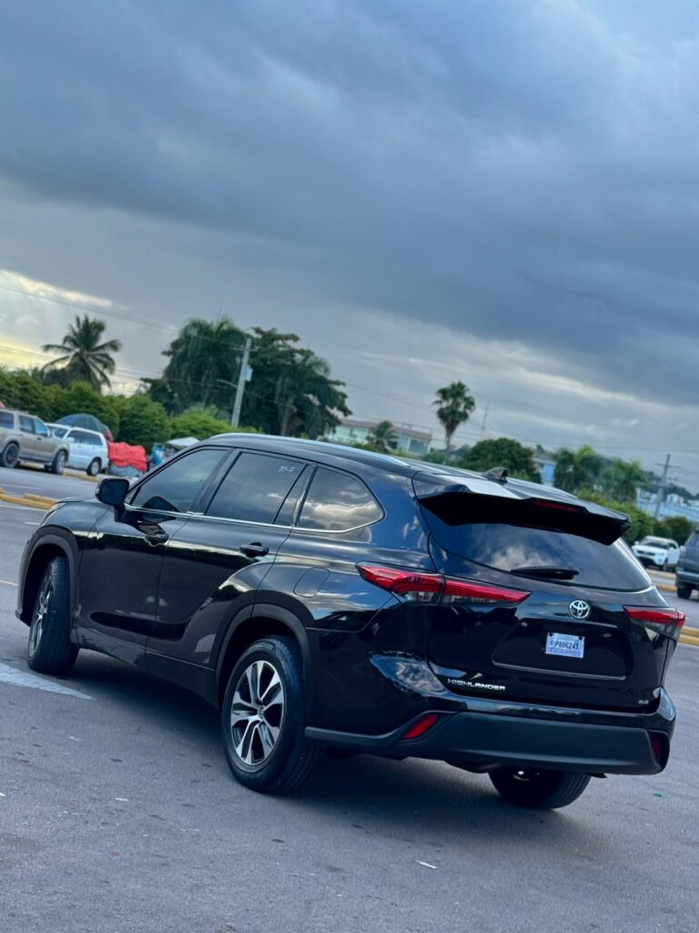 Toyota Highlander XLE 2022
